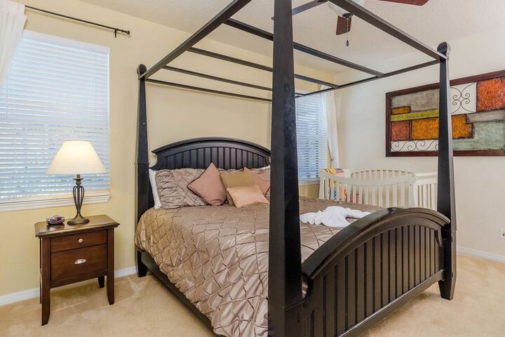 Room 25 of 195