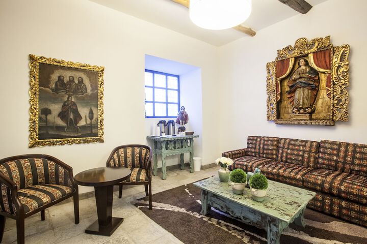 Guest Lobby