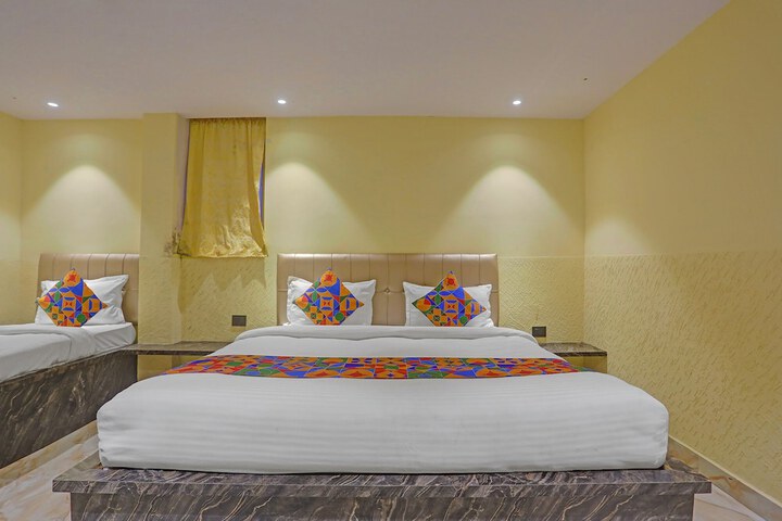 Room 13 of 22