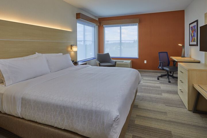 Room 12 of 51