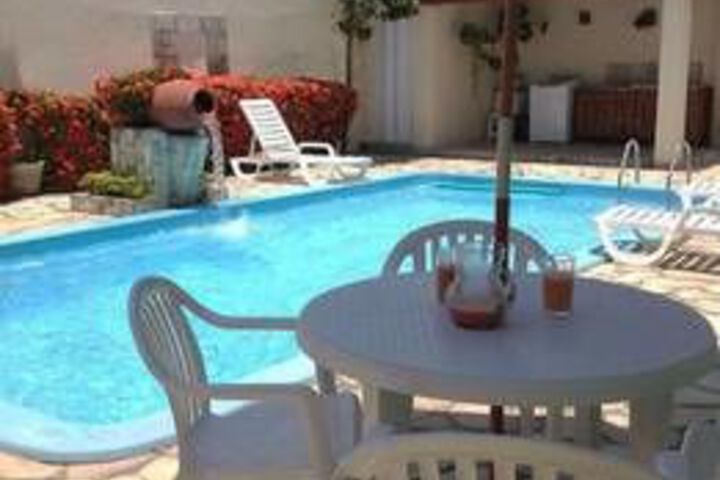 Pool 40 of 48