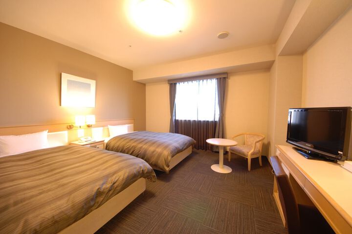 Room 13 of 30