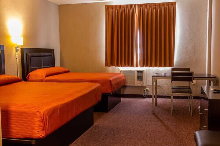 Room 14 of 40
