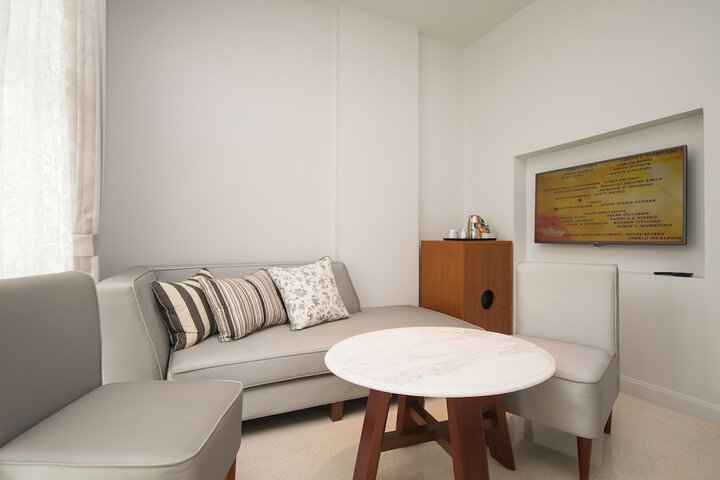 Room 40 of 144