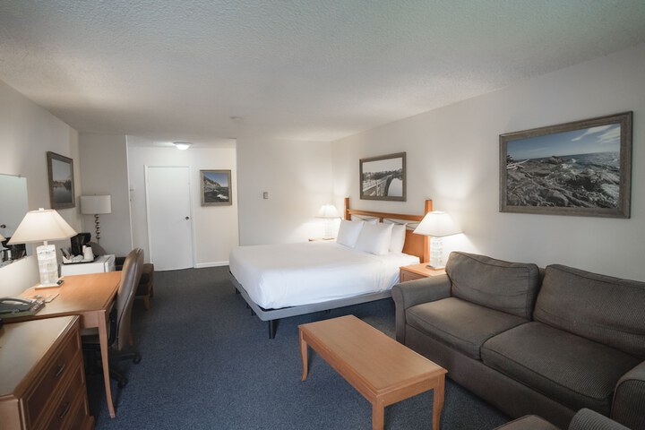 Room 10 of 82