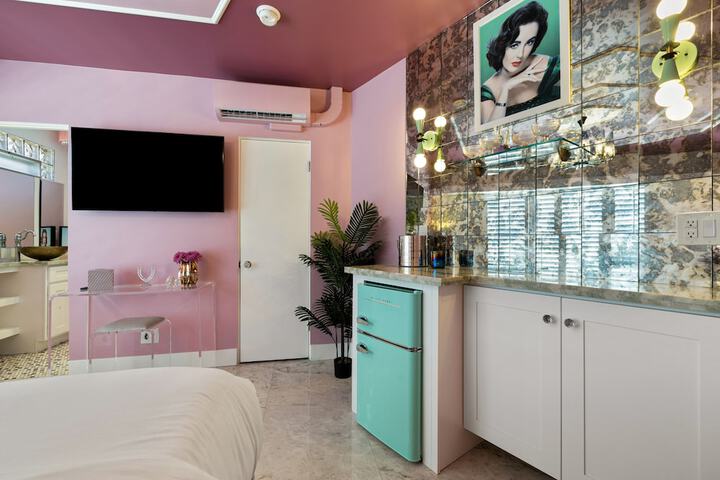 Room 46 of 151