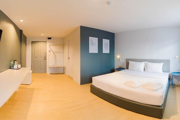 Room 10 of 26