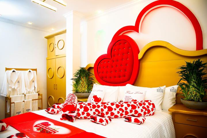 Room 96 of 230