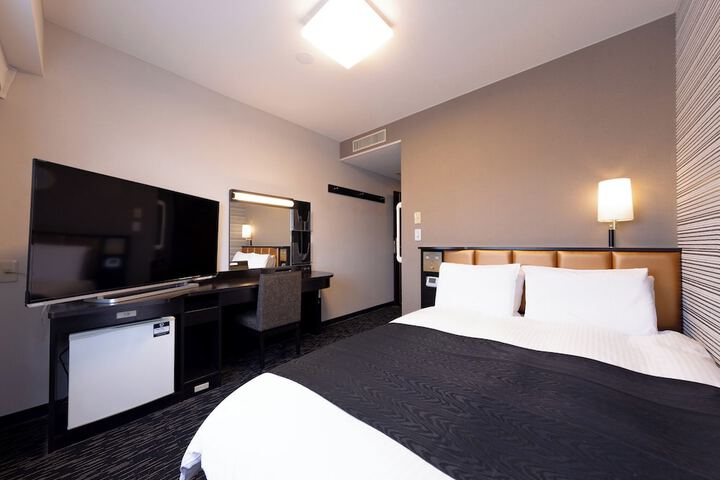 Room 4 of 26