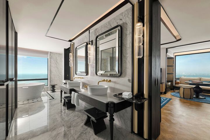 Room 33 of 72