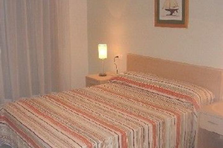 Room 4 of 13