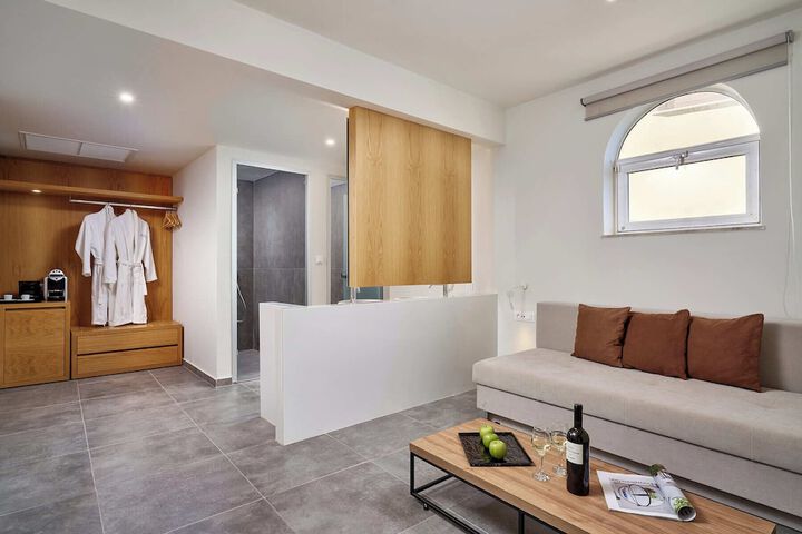 Room 47 of 121