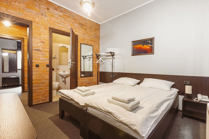 Room 6 of 22