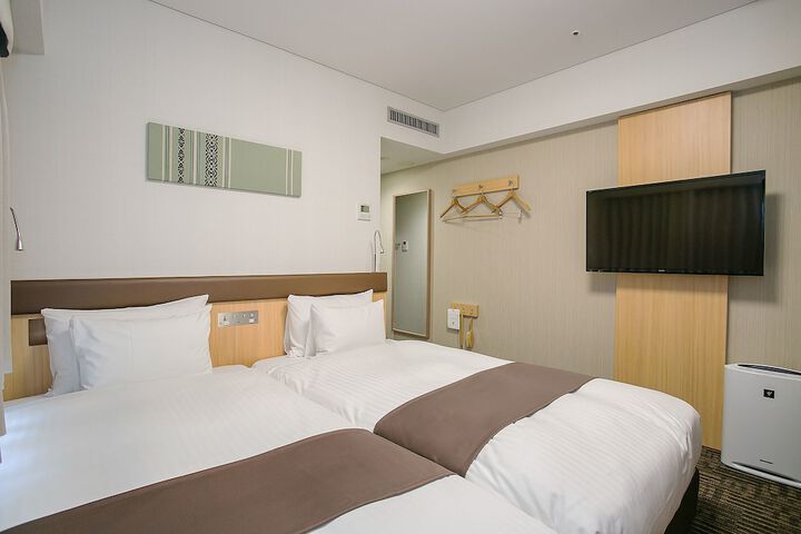 Room 9 of 64