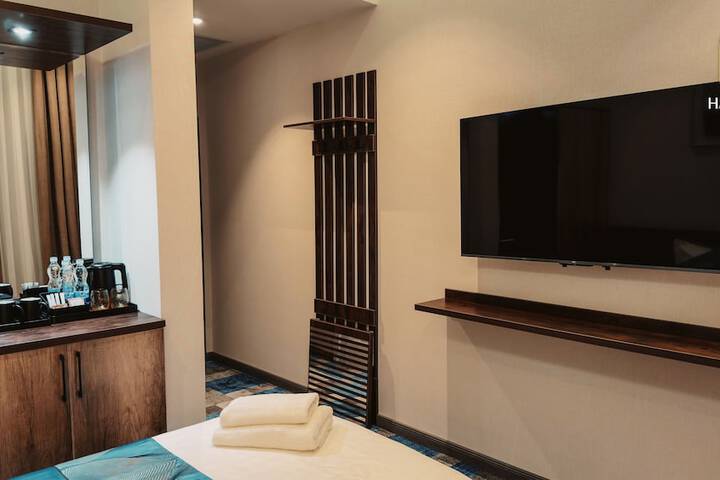 Room 6 of 32