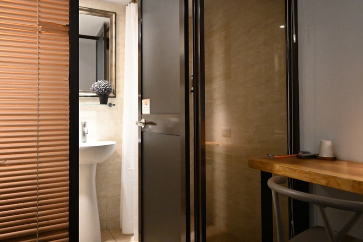 Room 132 of 142