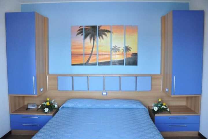 Room 27 of 44