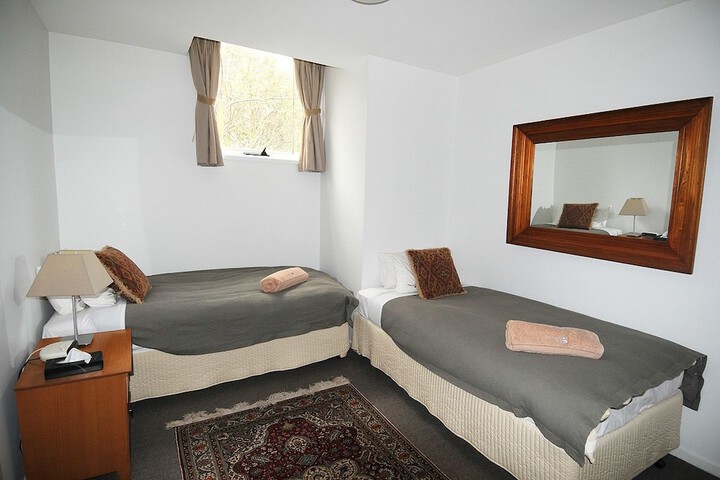 Room 5 of 13