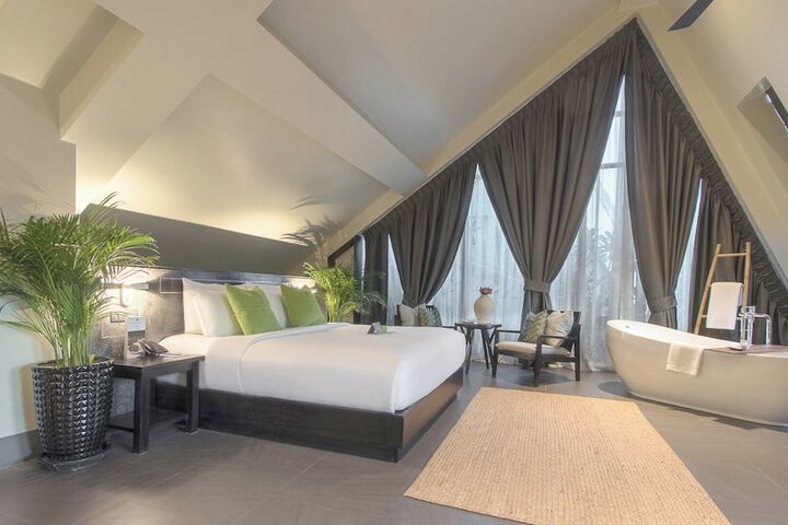 Room 34 of 219