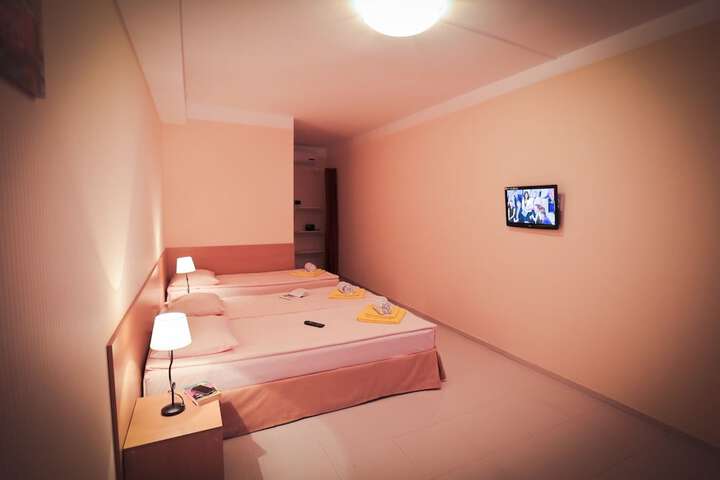 Room 12 of 49