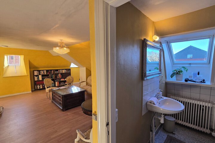 Room 7 of 21