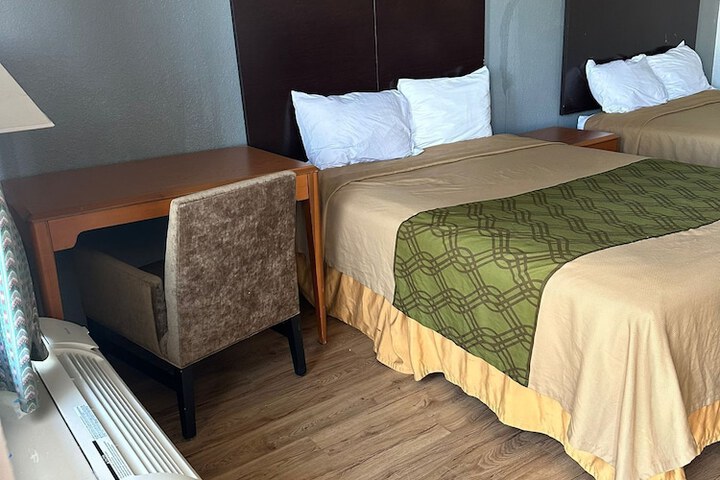 Room 18 of 29