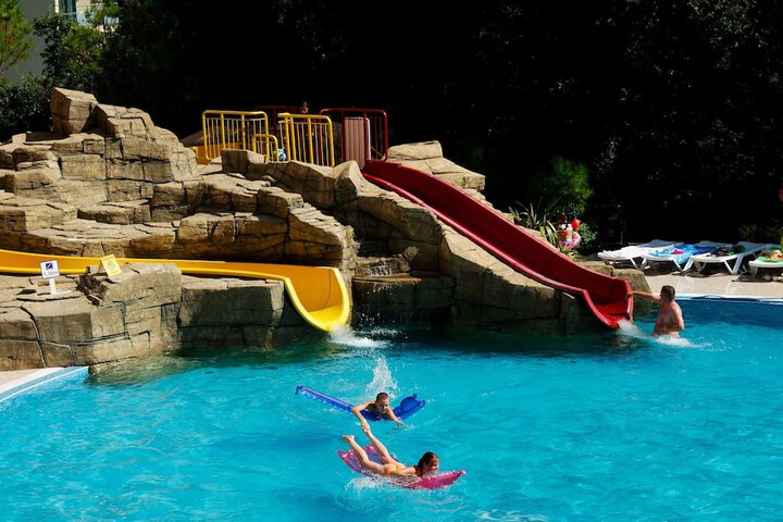 Pool Hotel
