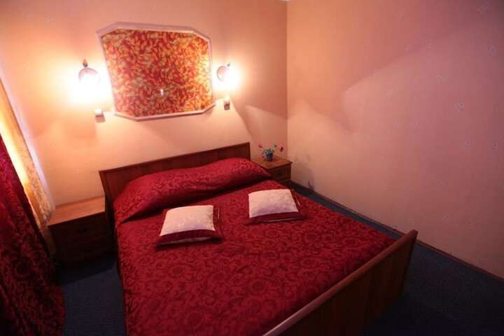 Room 9 of 17