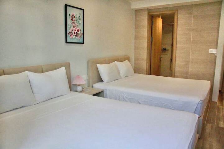 Room 10 of 42