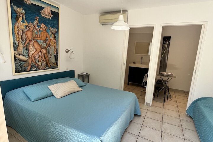 Room 15 of 63