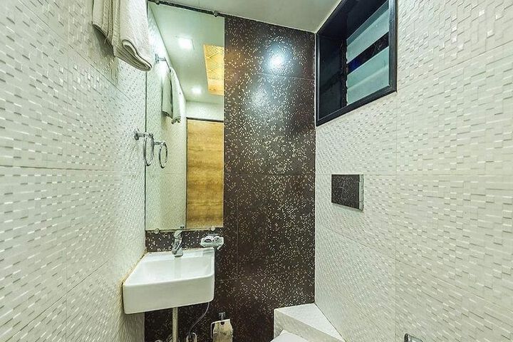 Room Maangta 136 - CST