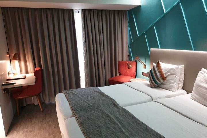 Room 6 of 23