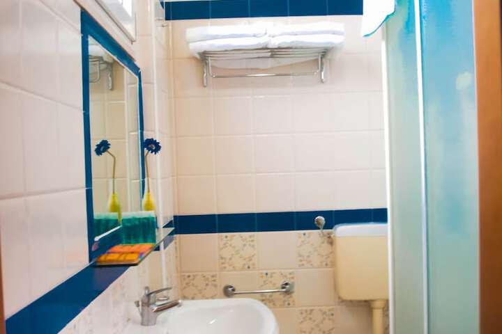 Room 25 of 41
