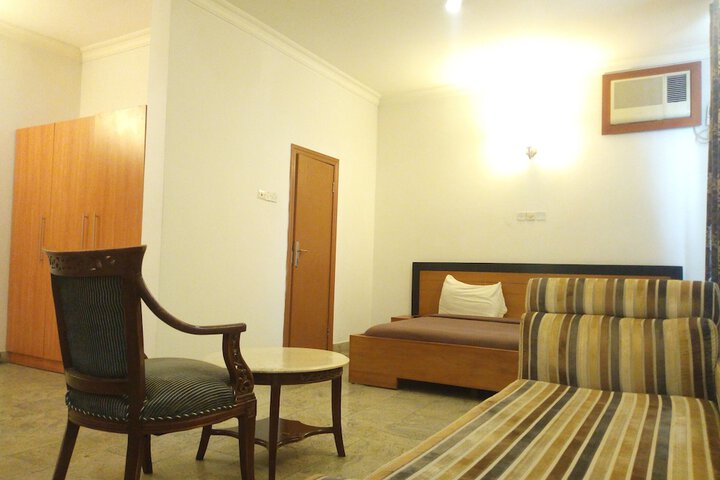 Room 17 of 44