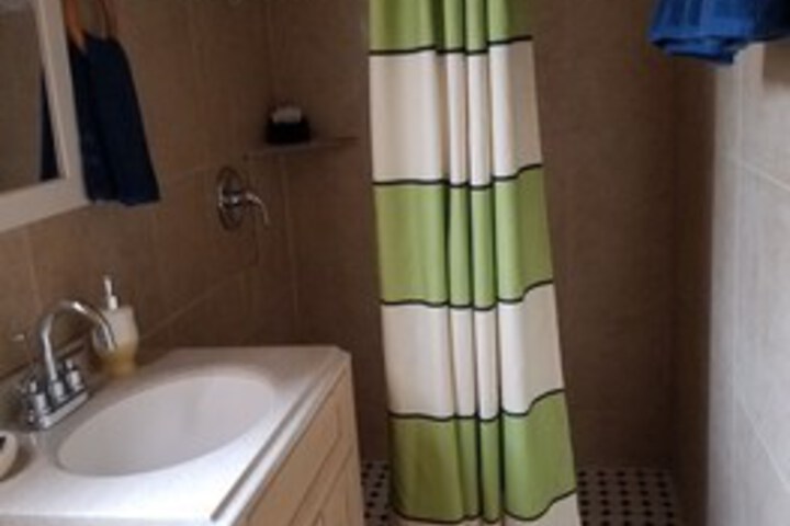 Room 4 of 41
