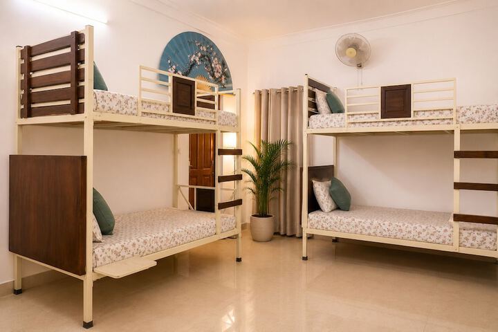Room 9 of 31