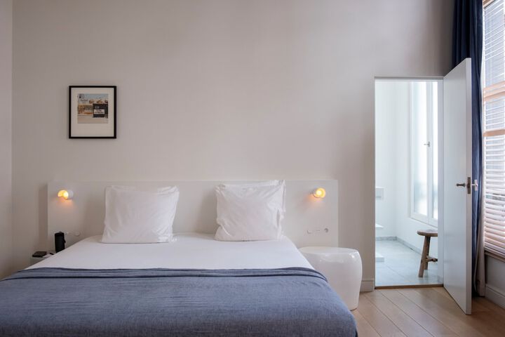 Room 40 of 72