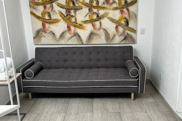 Room 3 of 47