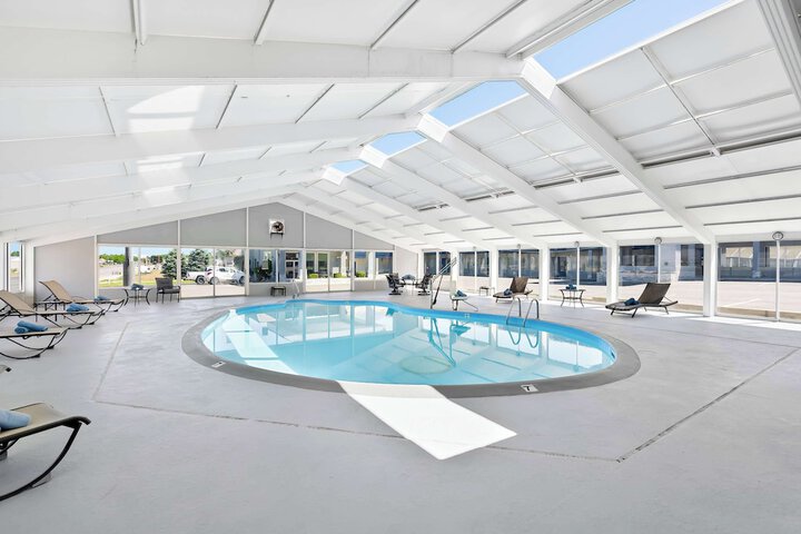 Pool Hotel