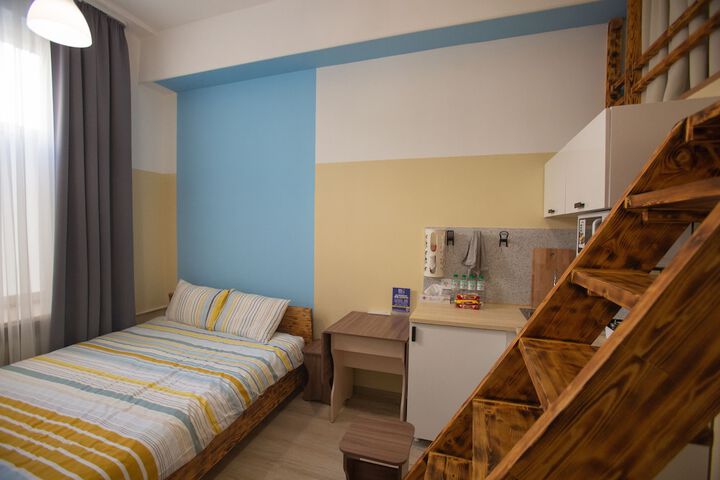 Room 3 of 64