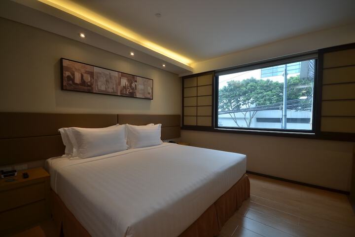 Room 11 of 63