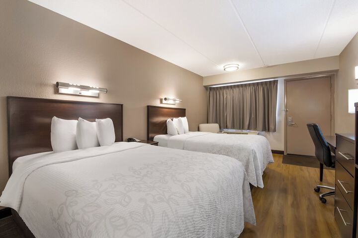 Standard Room, King or Two Doubles (5 of 7)