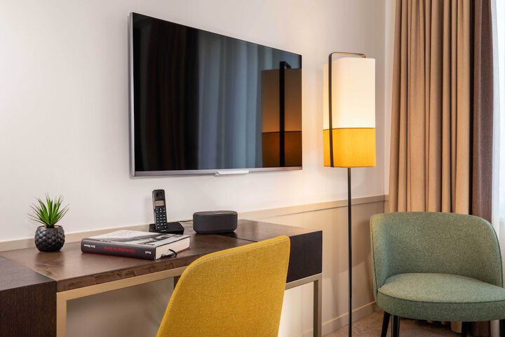Room 17 of 39