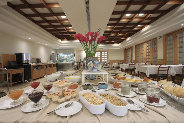 Dining 53 of 80