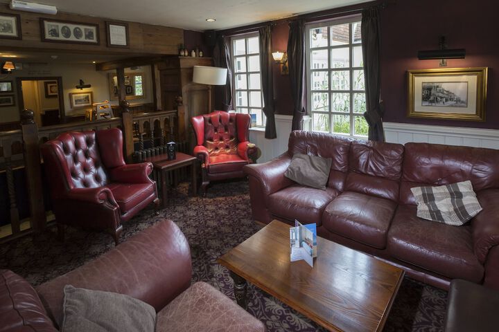 Lounge 50 of 67