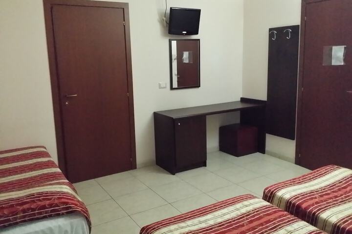 Room 9 of 63