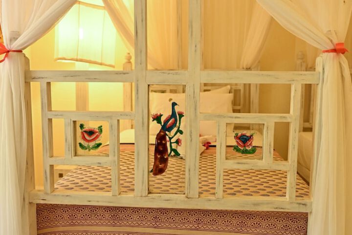 Room 13 of 195
