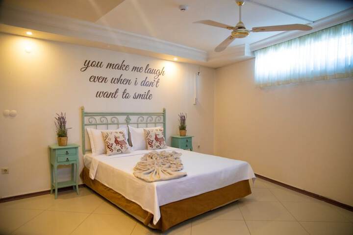 Room 14 of 47