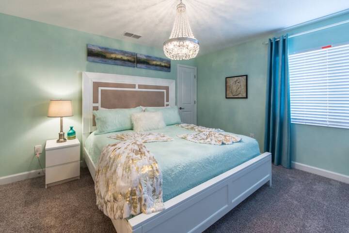Room 9 of 36
