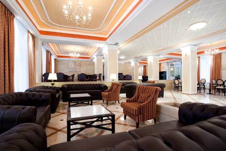 Guest Lobby